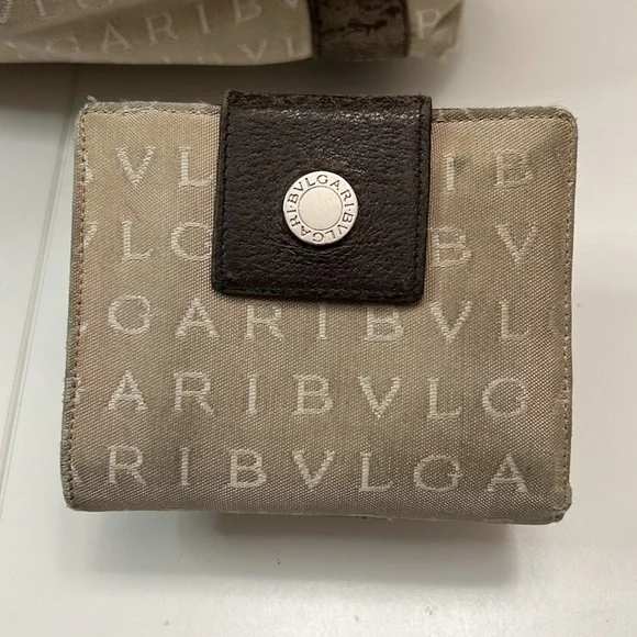 Bvlgari Tote & Matching Wallet - Picture 12 of 17